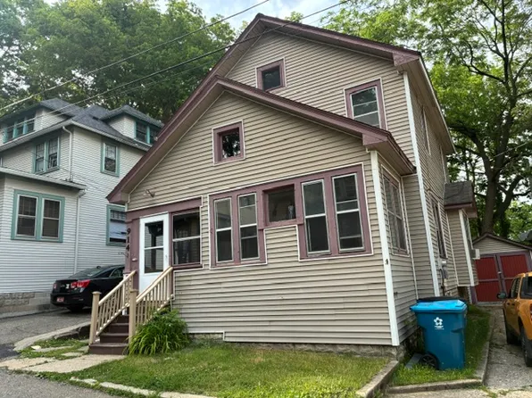 914 W Vine St, Kalamazoo, MI 49008