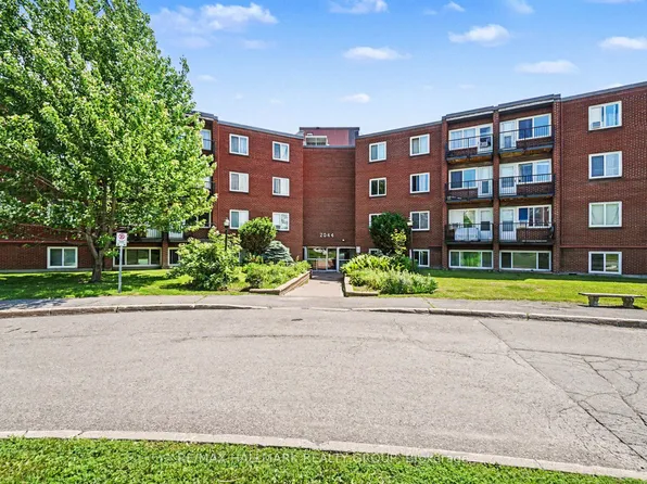 2044 Arrowsmith Dr #106A, Ottawa, ON K1J 7V8