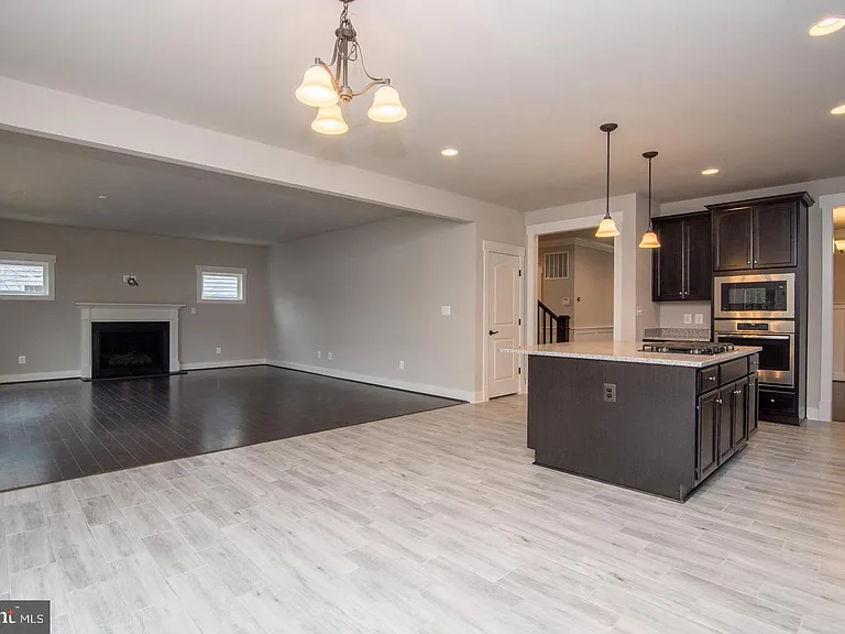 6928 Regent Ln — Photo 26