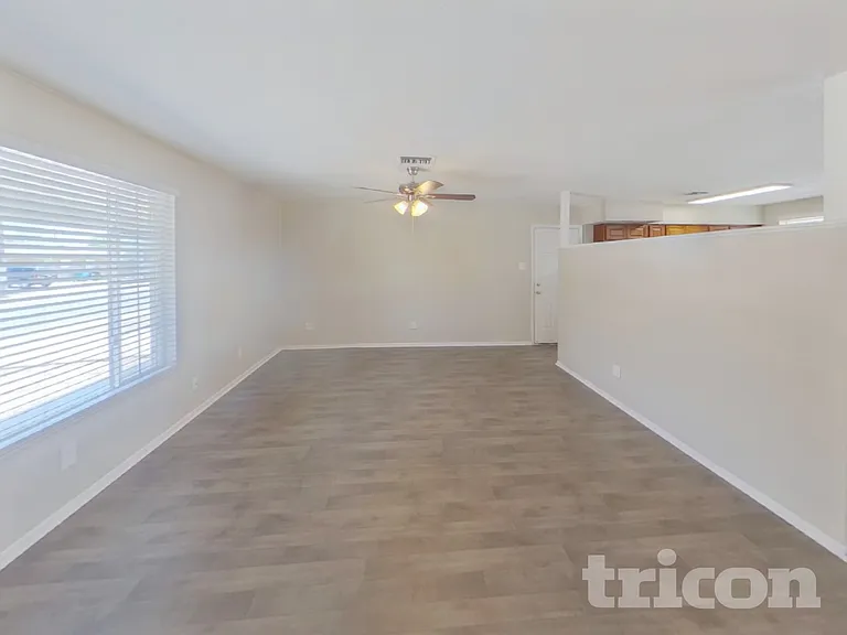 5802 W Coolidge St — Photo 4