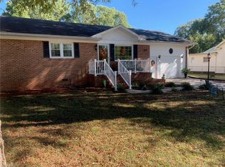 303 N 9th Ave, Mayodan, NC 27027