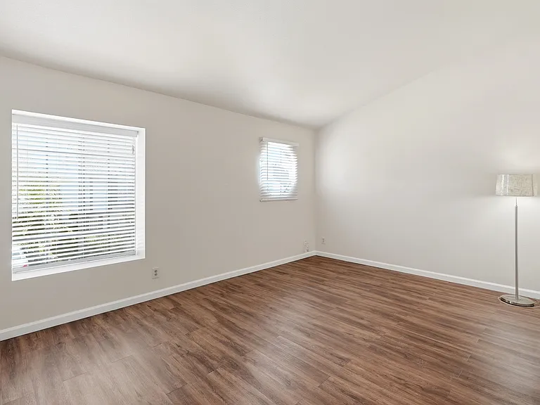 15303 Rancho Polermo Rd — Photo 25