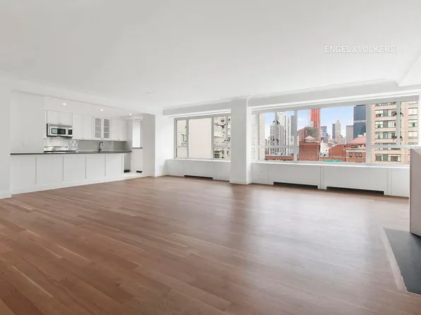 200 East 66th Street C1605 image 2 of 6