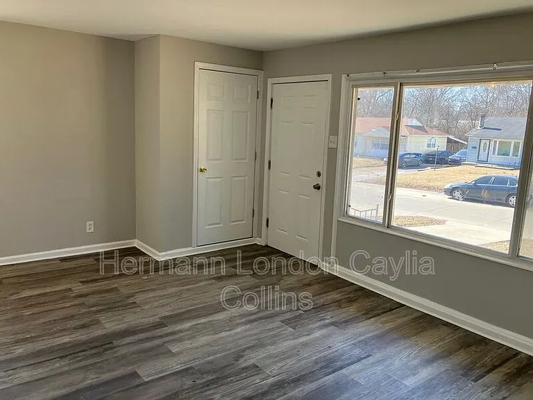 9840 Medford Dr — Photo 12