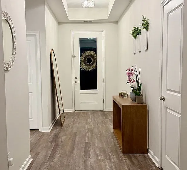84 Flagstaff Ln — Photo 3