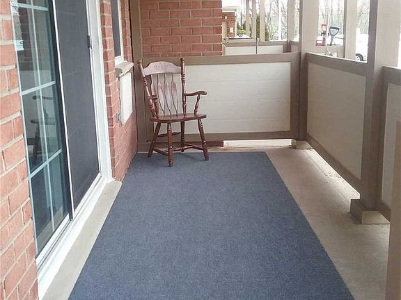 4th image of 10 Glen Hollow Dr APT C24