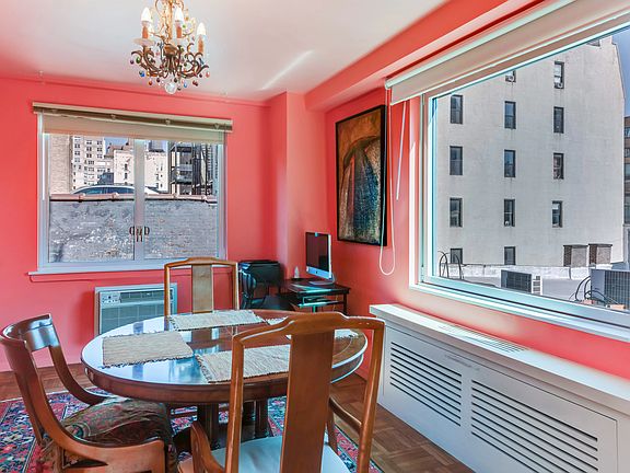 4th image of 105 W 13th St APT 9G