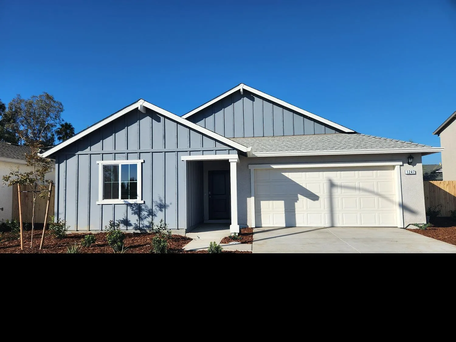 1247 Strawberry Dr photo 1