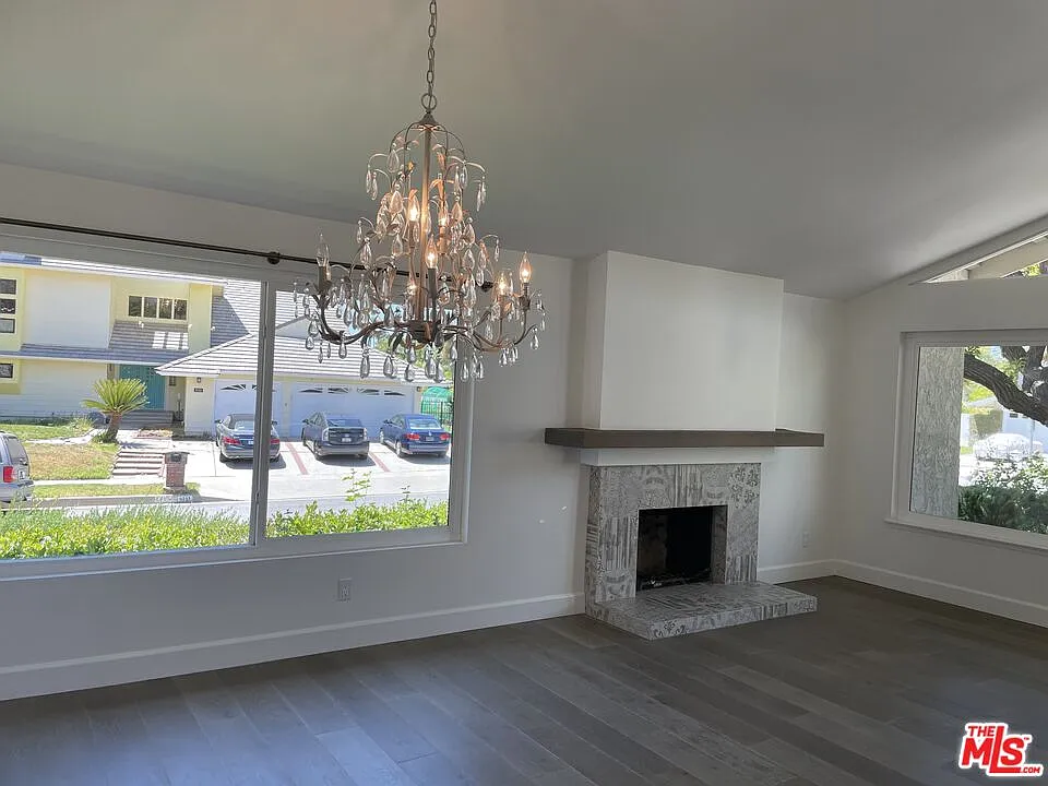 4 bed, 2.0 bath, 1989 sqft, $7,000 — Photo 4