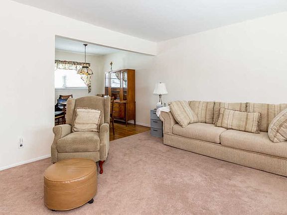 3rd image of 207 Covert Ave