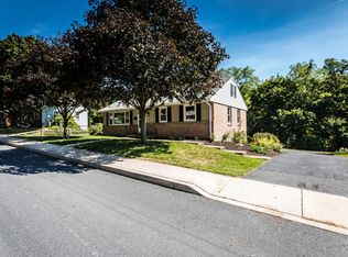 429 S 9th St, Akron, PA 17501