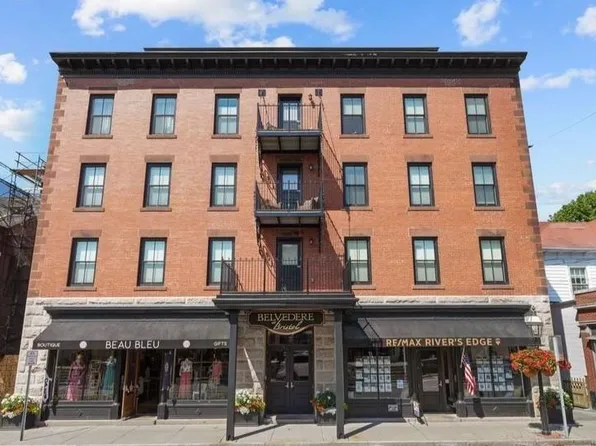 423 Hope St #5E, Bristol, RI 02809