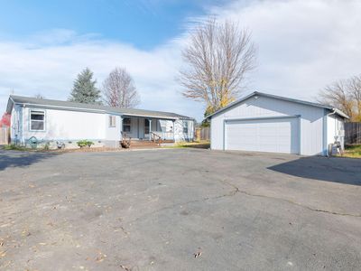 1418 SW Redfin Ln, Grants Pass, OR, 97527