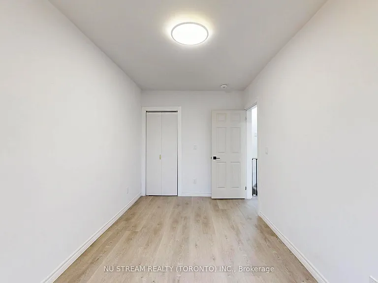 393 Jones Ave #UPPER — Photo 16