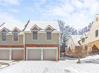 8242 NW Birch Ln, Kansas City, MO 64151