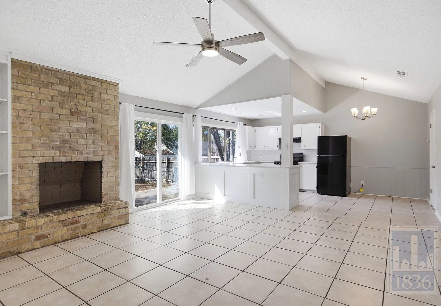 3 bed, 2.0 bath, 1336 sqft, $2,100 — Photo 1