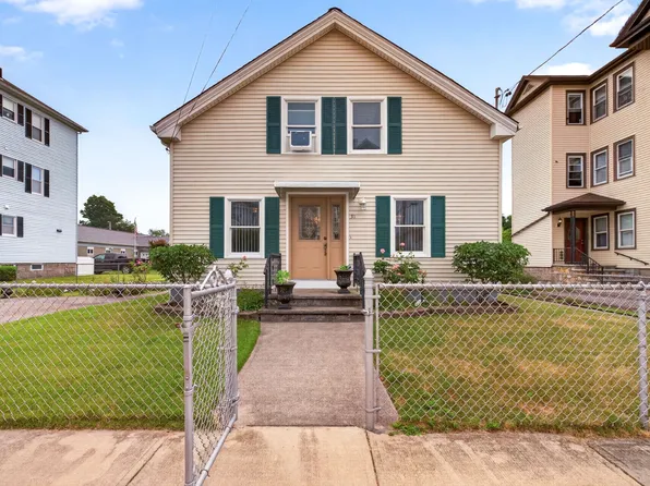 31 Oregon St, Fall River, MA 02720
