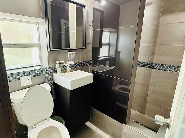 19 NW 51st St #2 — Photo 5