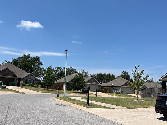 5th image of 1220 Tulip St