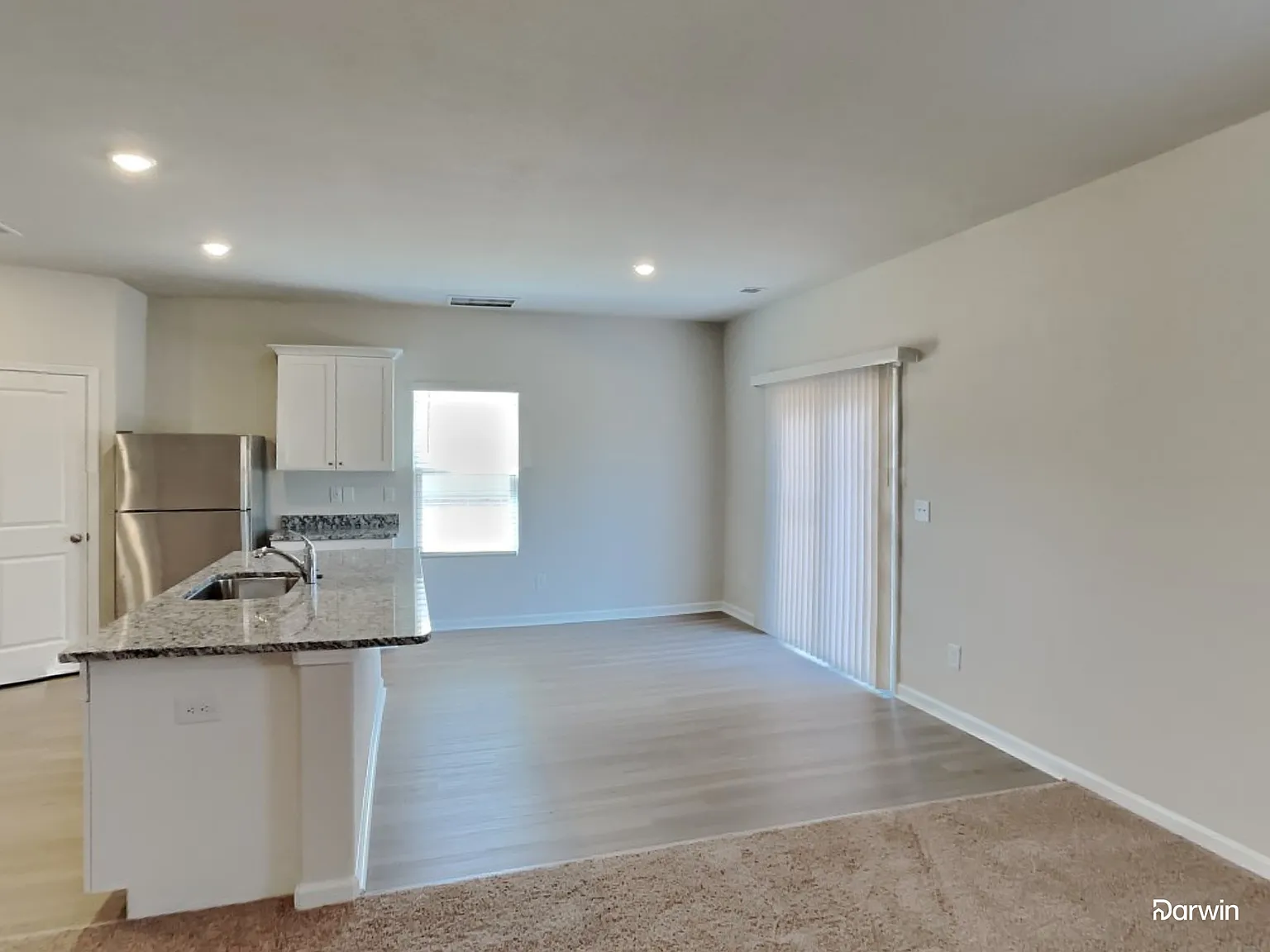 4 bed, 2.5 bath, 1800 sqft, $1,820 — Photo 3