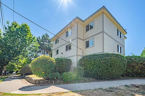 301 Apartments in the heart of Beacon Hill Photo 1
