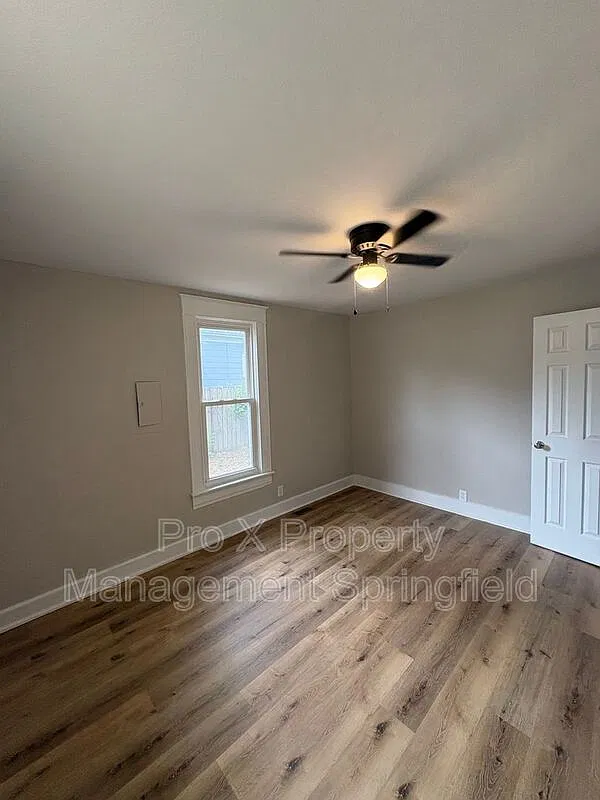 2 bed, 2.0 bath, 1100 sqft, $1,150 — Photo 3