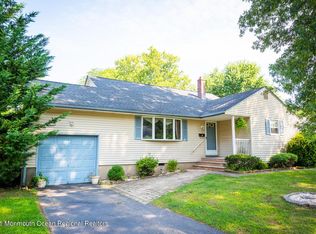 11 Mayfair Rd, Holmdel, NJ 07733