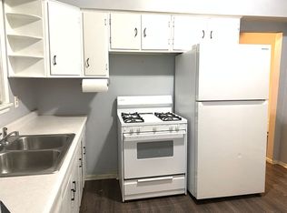 48 E Hattendorf Ave, Roselle, IL 60172