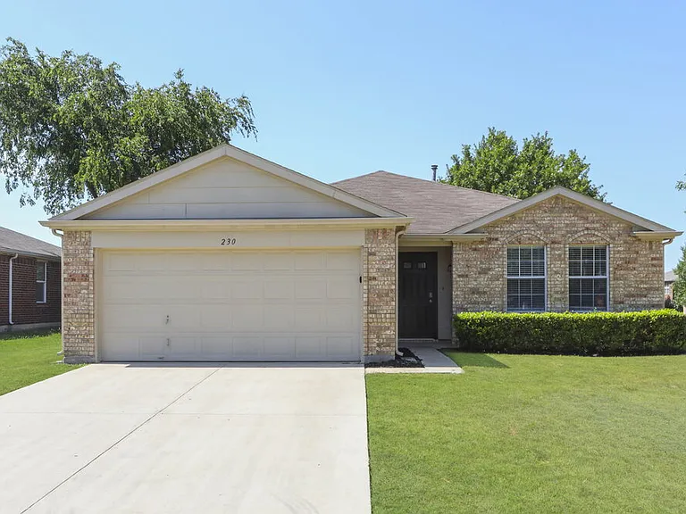 230 Westminster Dr — Photo 1