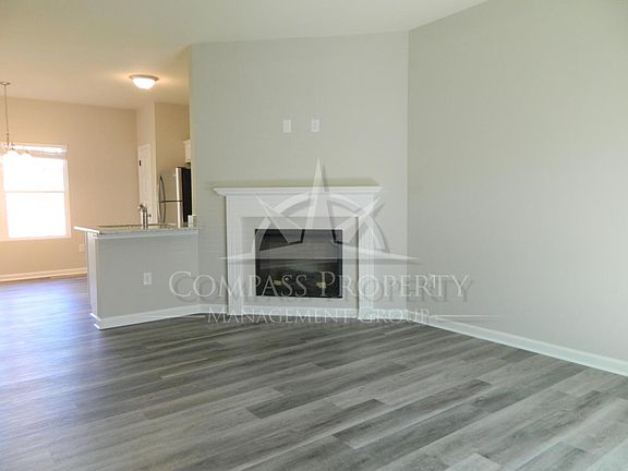 3rd image of 243 Coral Cir