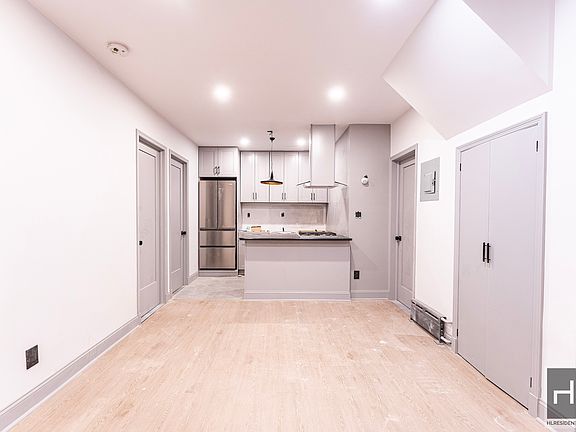 2nd image of 103 Essex St APT 2