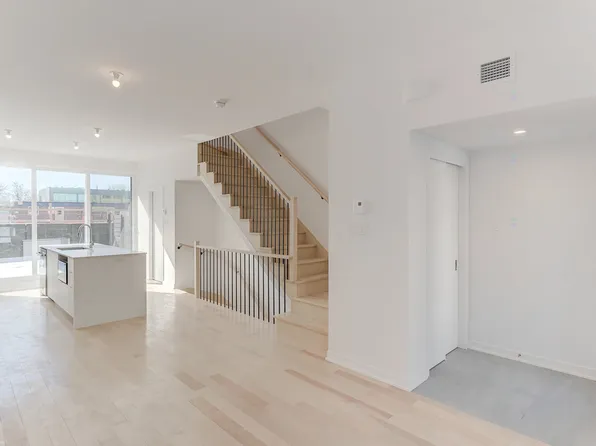 4831 Rue Gilford, Montreal, QC H1Y 0C9