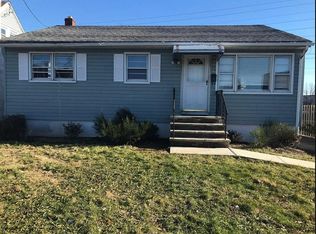 20 Larsen Rd, Iselin, NJ