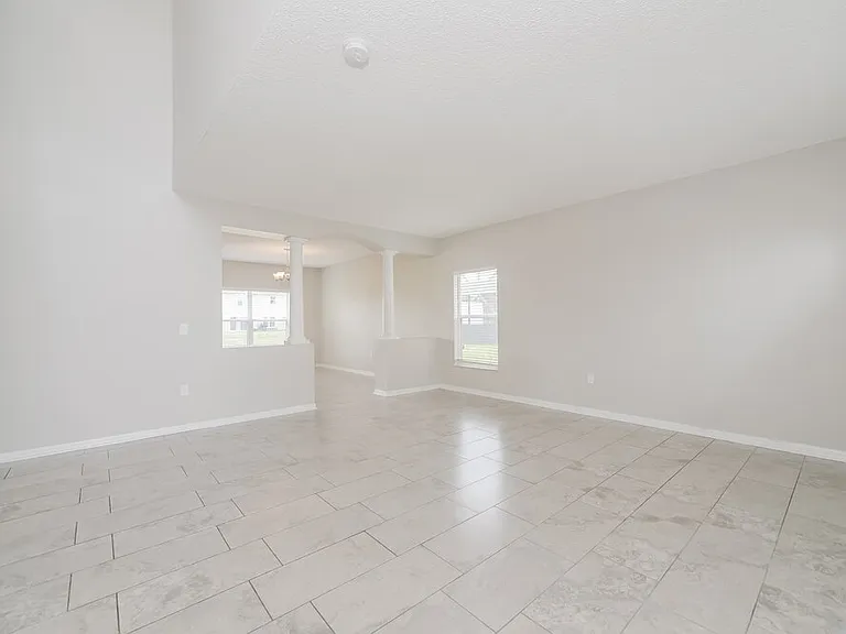230 Beckenham Dr — Photo 4