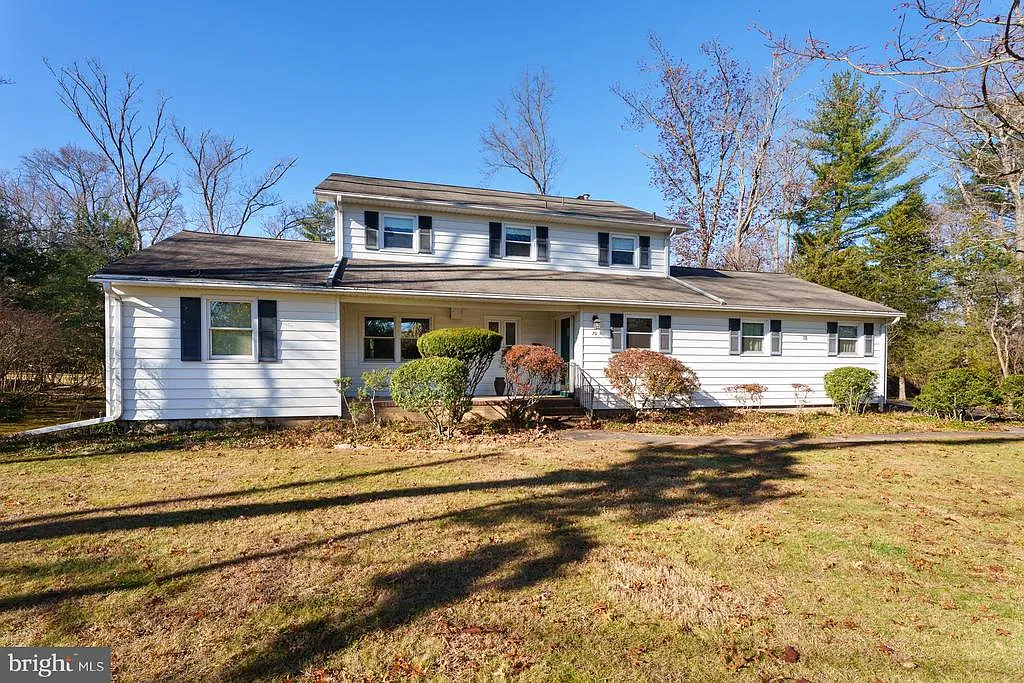 70 Braeburn Dr photo 1