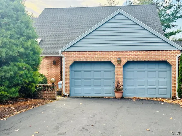 5737 Crawford Dr, Bethlehem, PA 18017