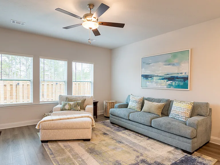 1091 Primrose Dr — Photo 10