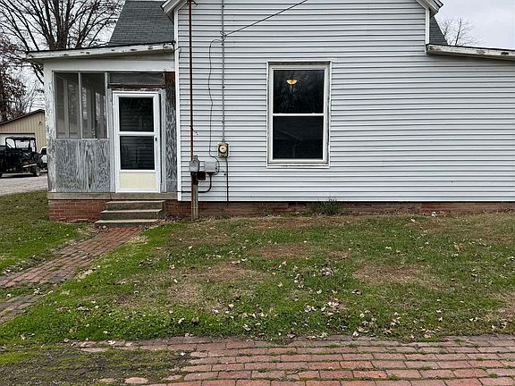 2nd image of 122 E Taylor St