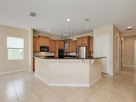 2nd image of 3810 Shoreview Dr
