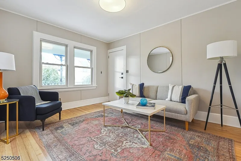 2 bed, 1.0 bath, $3,500 — Photo 1