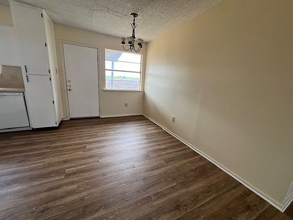 4th image of 882 Presidio Dr