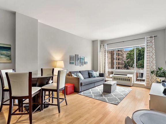 2nd image of 460 W 236th St #W5c
