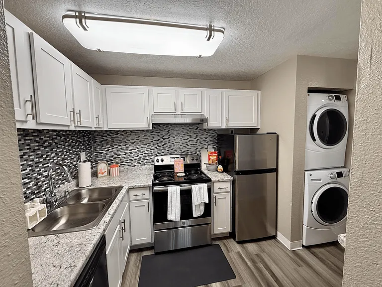 Vista Del Sol Apartments — Photo 15