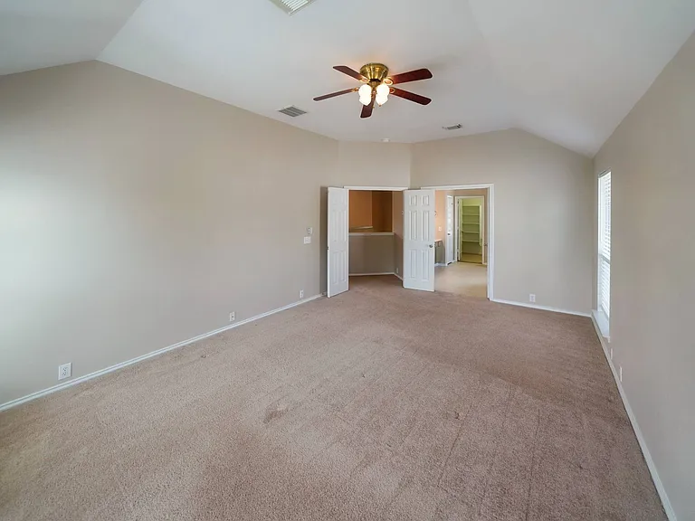 4736 Green Bluff Dr — Photo 34