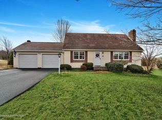 32 Grandview Dr, Scott Township, PA 18414