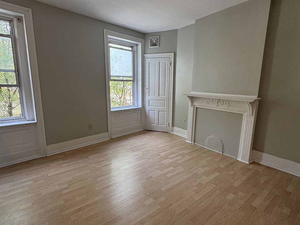 1st image of 4604 Woodland Ave #2F