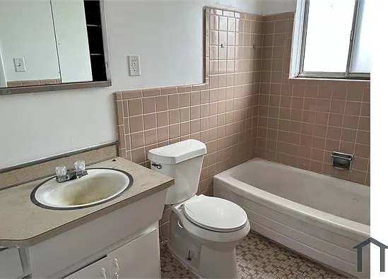 1 bed, 908 sqft, $1,019 — Photo 4