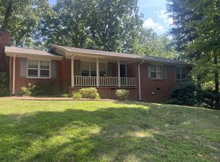 1304 Aswan Dr, Signal Mountain, TN 37377