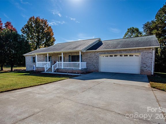 2nd image of 3075 Sunset Dr