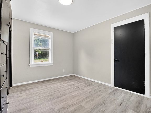 5th image of 234 Henquin Dr #2
